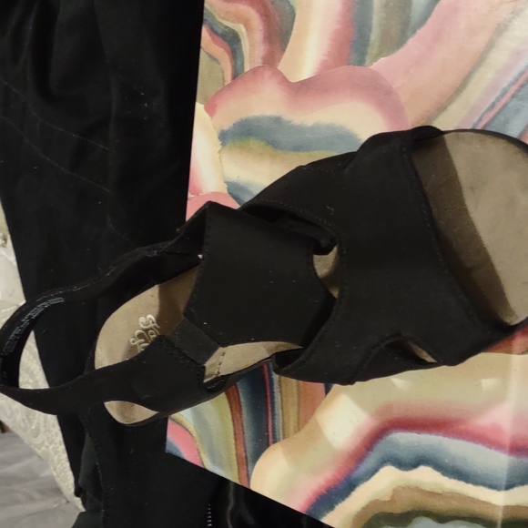 FADED GLORY WORN 1 TIMES, LOOKS LIKE NEW, OPEN TOE WELL PADDED SIZE 7 - Picture 5 of 5